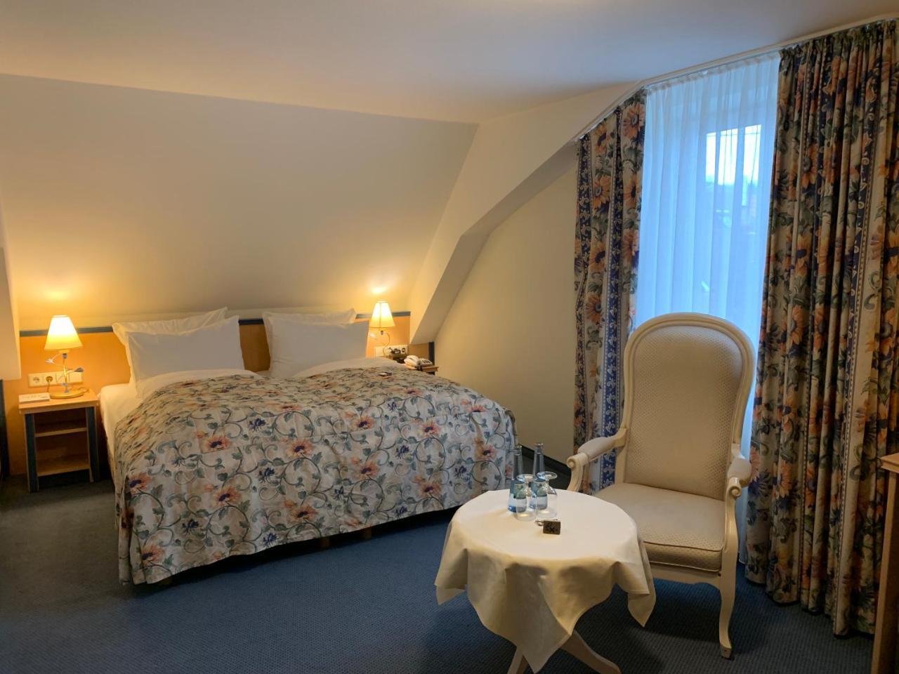 Hotel-Restaurant Schwanen Weil am Rhein Exterior photo